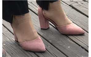 4k-超级性感的粉色高跟鞋少妇