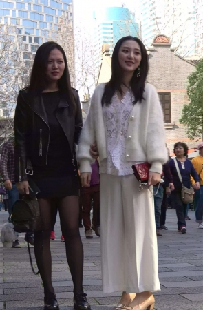 超级性感短裙街拍黑丝美女
