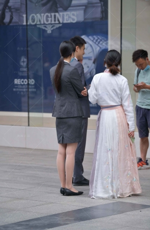 美女销售员小姐姐