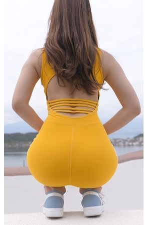 （视频二）黄色紧身连体衣小姐姐 [4.22G/MP4]