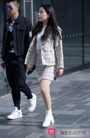 爽滑肉丝美女3A413[365M]