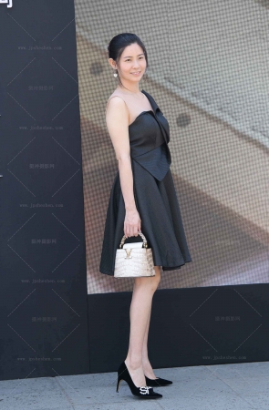 232425-1=79√气质美高跟少妇 14P