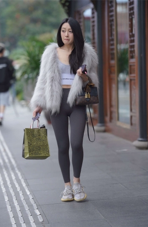 摩登爱恋豹子毛编织美女