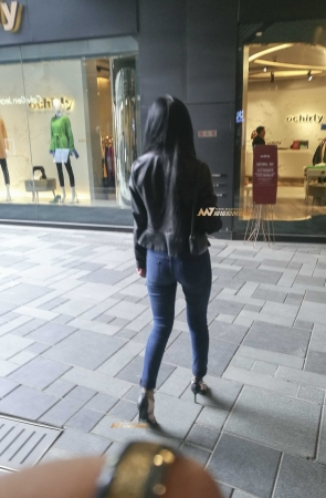 皮夹克 紧牛 高跟女