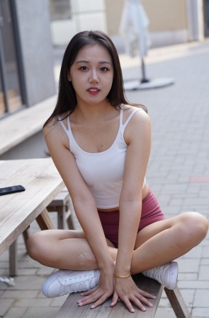 kaine模拍作品  红色瑜伽短裤美眉 [517P-7.47GB]