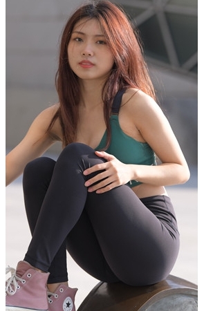 （视频）黑色瑜伽裤小姐姐[8.93G/MP4]