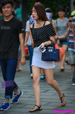 李欢原创——–短裙，丰腴（22P）