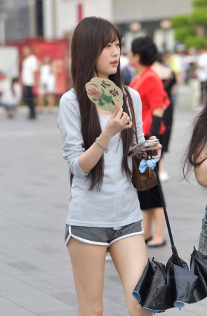 25225-3=99√步行街，农家美腿女孩 11P