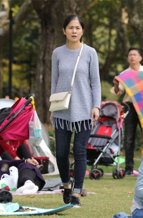 No1703 正足底机位观赏一双性感透明丝足的轻轻蠕动 第1套