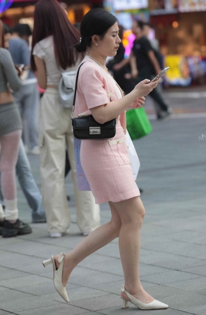 街拍高跟少妇