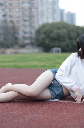 穿过运动场的青春气息3A3370[37.6M]