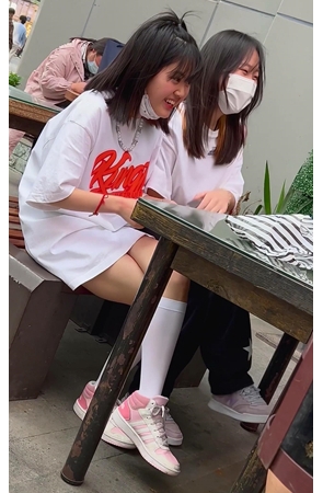 闺蜜美女