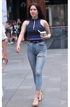 紧牛高跟美女(52P)