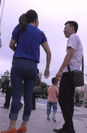 有料的紧牛少妇