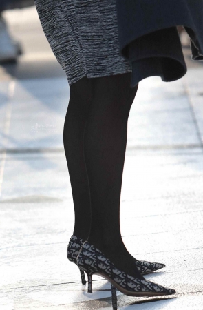 黑丝街拍高跟熟妇-19P