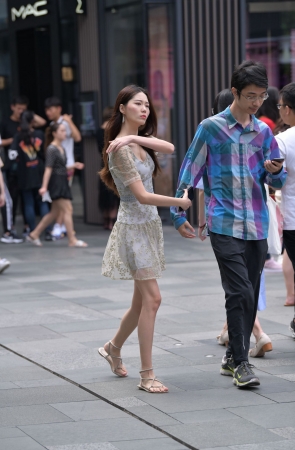 性感美胸，美腿女友