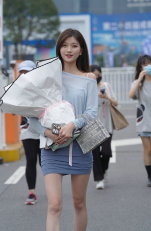 人比花娇 [199P4V-2.83GB]