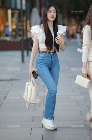 牛仔裤清纯学妹