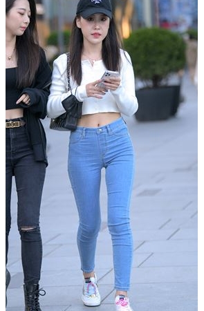 蓝色紧牛美女(65P)