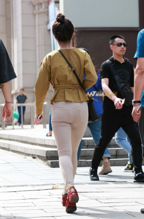 第1159篇米裤修身，小美女