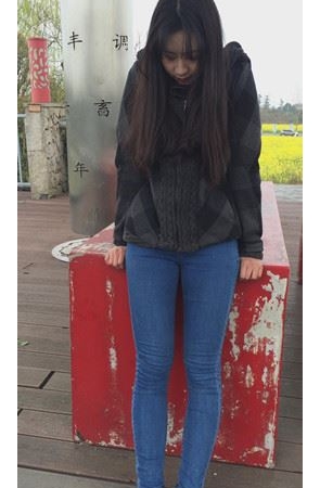 漂亮牛仔裤小姐姐