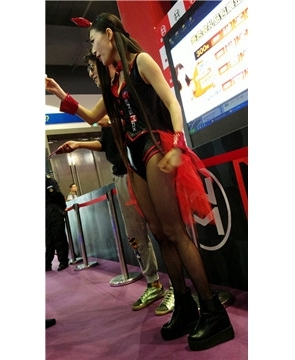 4k超清，魔鬼身材黑丝网袜大美女