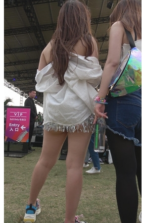 微胖性感的月牙美女[1.14G/MP4]