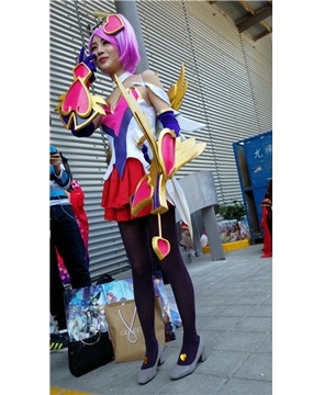 4k超清，玩cosplay的清纯可爱美女，颜值更是没得说