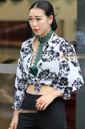 打扮成熟有味道