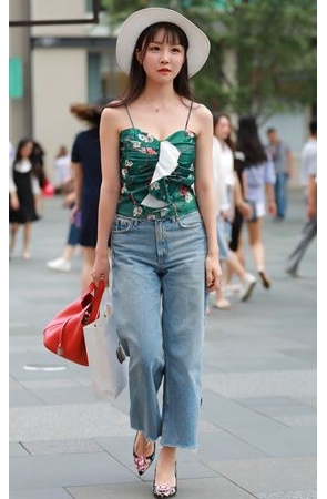 漂亮的小美女(33P)