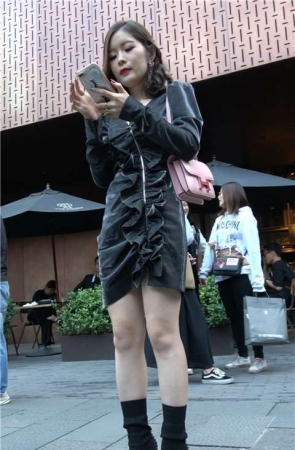 街拍性感贵妇 [1.20 GB/MP4]