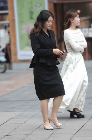 气质高跟街拍少妇
