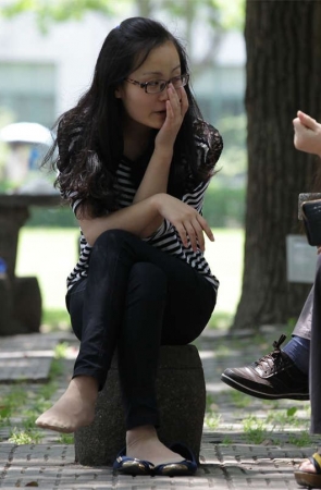 No469 清秀女孩的放松坐姿