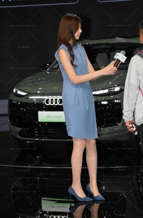 25829-30-57√奥迪美腿肉丝礼仪【套图➕4k视频 10P