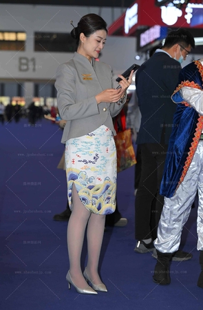 SH25-245-52√这俩海航空姐-已为人萋哈哈哈