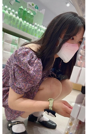 连衣裙美女