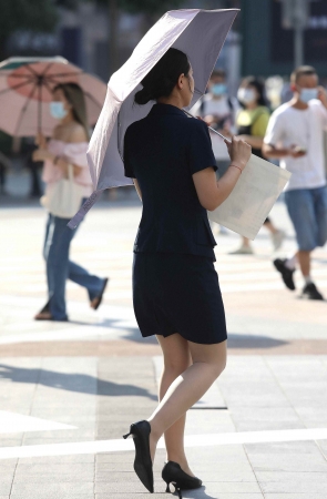 【珏一笑而过】诱惑街拍肉丝高跟OL-13P