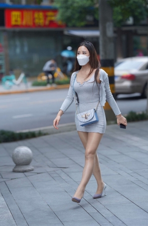 牛男街拍 丰韵包臀裙美女