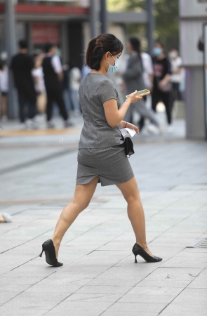 街拍高跟职业装
