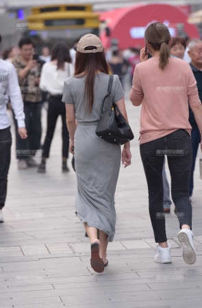 包臀裙少女