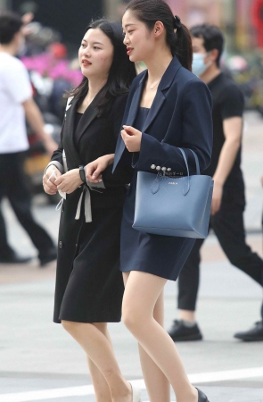 气质街拍肉丝shaofu