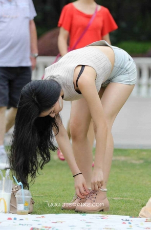 极品身材热裤美腿女神