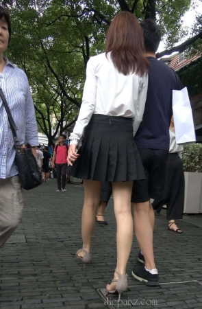 4K – 街拍跟拍短裙女友 [1.69 GB/MP4]