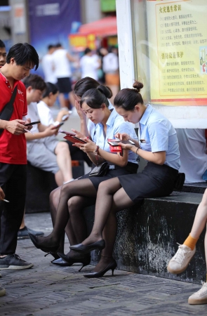 xiao shou们穿一天黑 丝高 跟想脱鞋歇歇