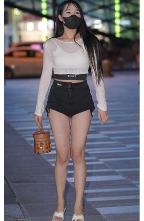 黑色热裤美腿小姐姐(120P)