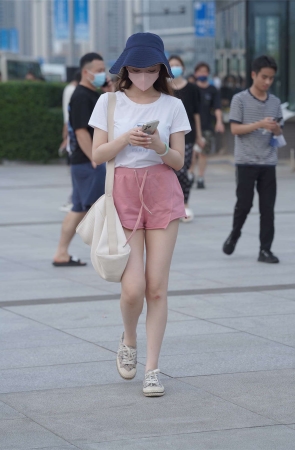 粉白搭配青春的美