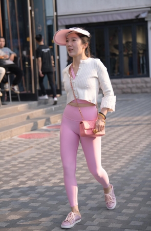 粉色系紧身美**