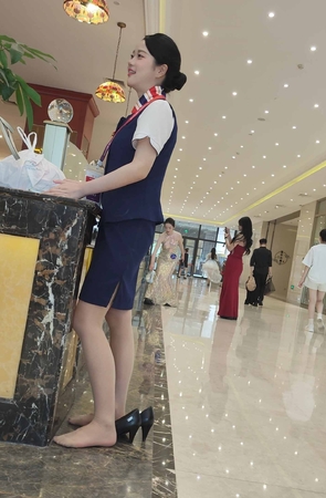 4K酒店偶遇制服超薄肉丝脱鞋歇歇震撼