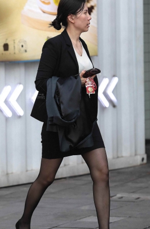 街拍黑丝高跟shaofu