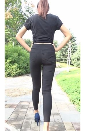 模拍紧身黑裤美女（一）